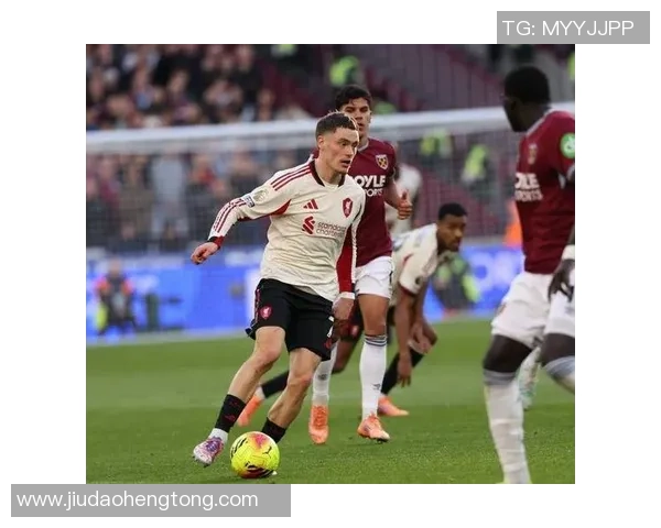 足球明星巧妙调动队友位置助力球队战术升级与胜利之路