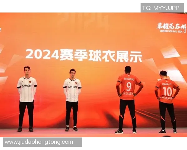 足球明星公仔礼盒尽显球场魅力完美收藏品带你感受足球激情与荣耀